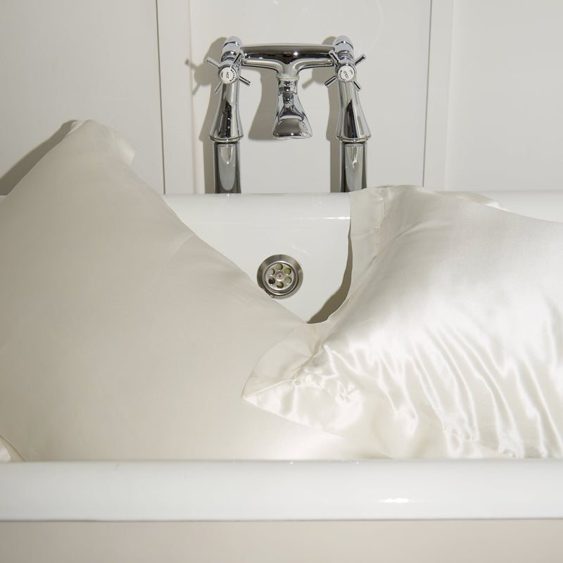 What’s the Difference Between Satin and Silk?